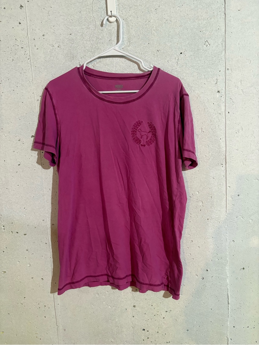PINK Victoria’s Secret Magenta Embroidered Dog Laurel Crest T-Shirt | Size: M